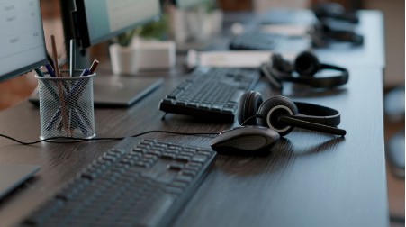 كول سنتر على الكلاود أو في مقر الشركة – مين يوفر النظامين؟